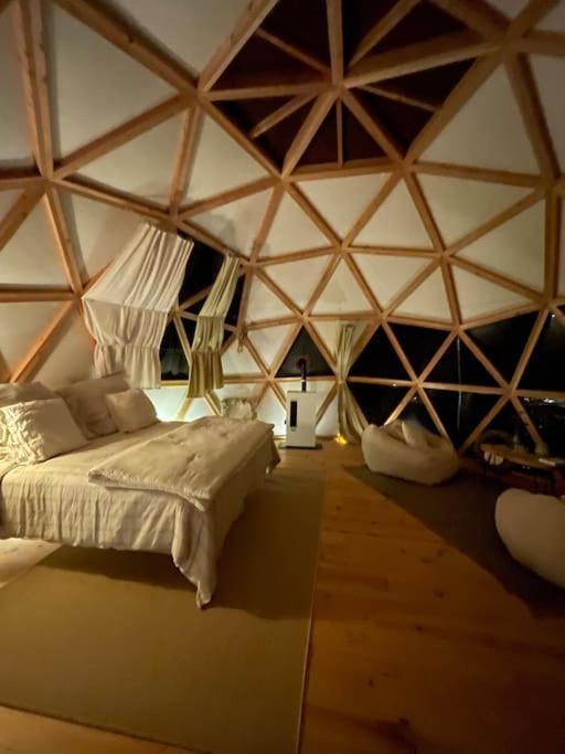 Dome Insolite Lichen Jacuzzi Et Petits-Dejeuners Inclus Gondrin Bagian luar foto