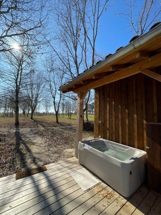 Dome Insolite Lichen Jacuzzi Et Petits-Dejeuners Inclus Gondrin Bagian luar foto