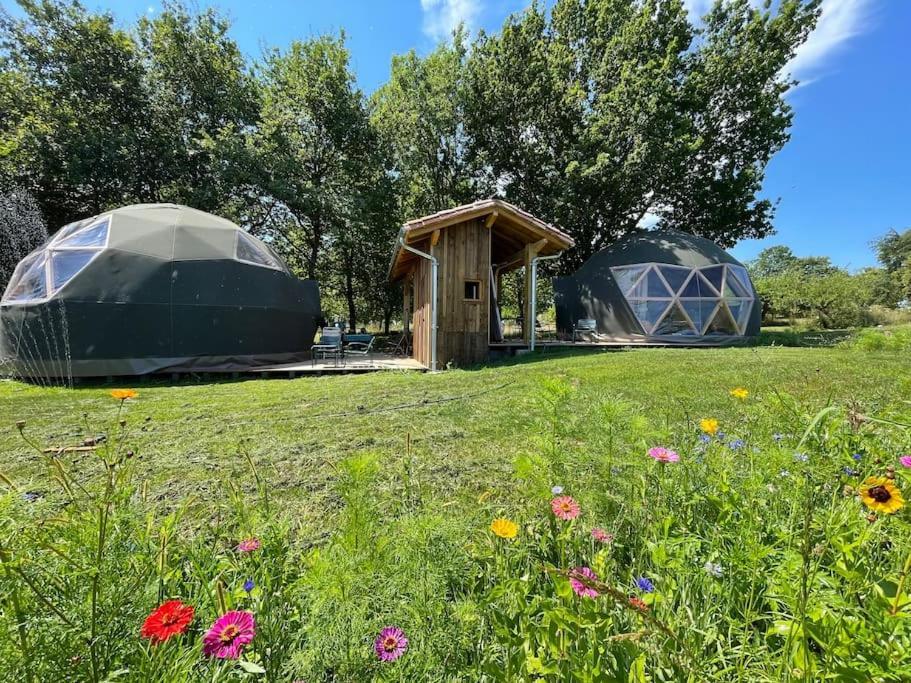 Dome Insolite Lichen Jacuzzi Et Petits-Dejeuners Inclus Gondrin Bagian luar foto