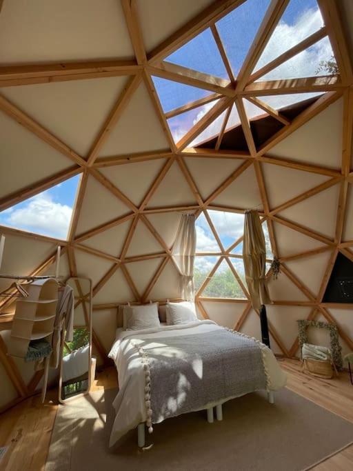 Dome Insolite Lichen Jacuzzi Et Petits-Dejeuners Inclus Gondrin Bagian luar foto